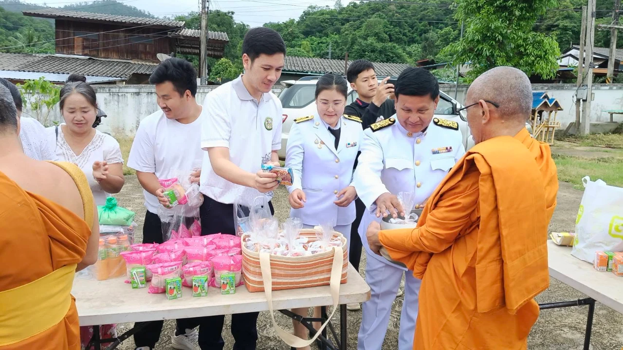 นายกองค์การบริหารส่วนตำบลปางมะผ้า ได้นำข้าราชการลูกจ้างเข้าร่วมงานการจัดงานฉลองพระชนมายุ 99 พรรษา สมเด็จพระอริยวงศาคตญาณ สมเด็จพระสังฆราชสกลมหาสังฆปริณายก ณ วัดสบป่องอำเภอปางมะผ้า